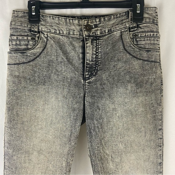 CHICOS Platinum Denim Black Gray Acid Wash Crop Chicos Size 0-Women’s Size 4 - Picture 9 of 11